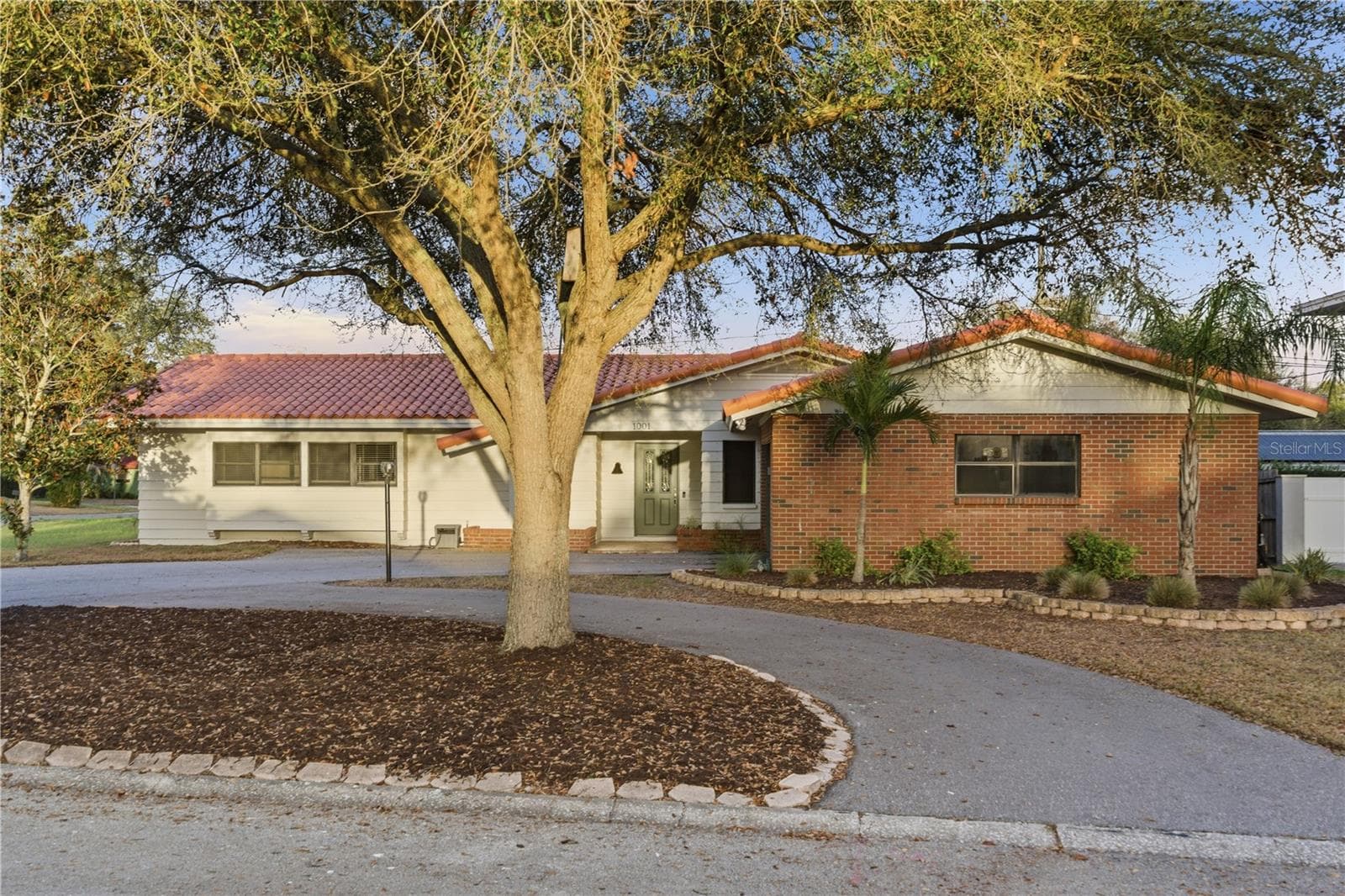 1001 Willowbranch Ave