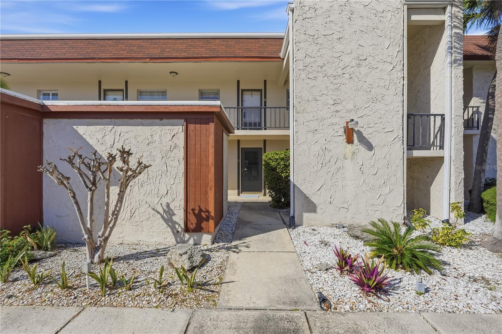 2750 E Bay Dr #14E