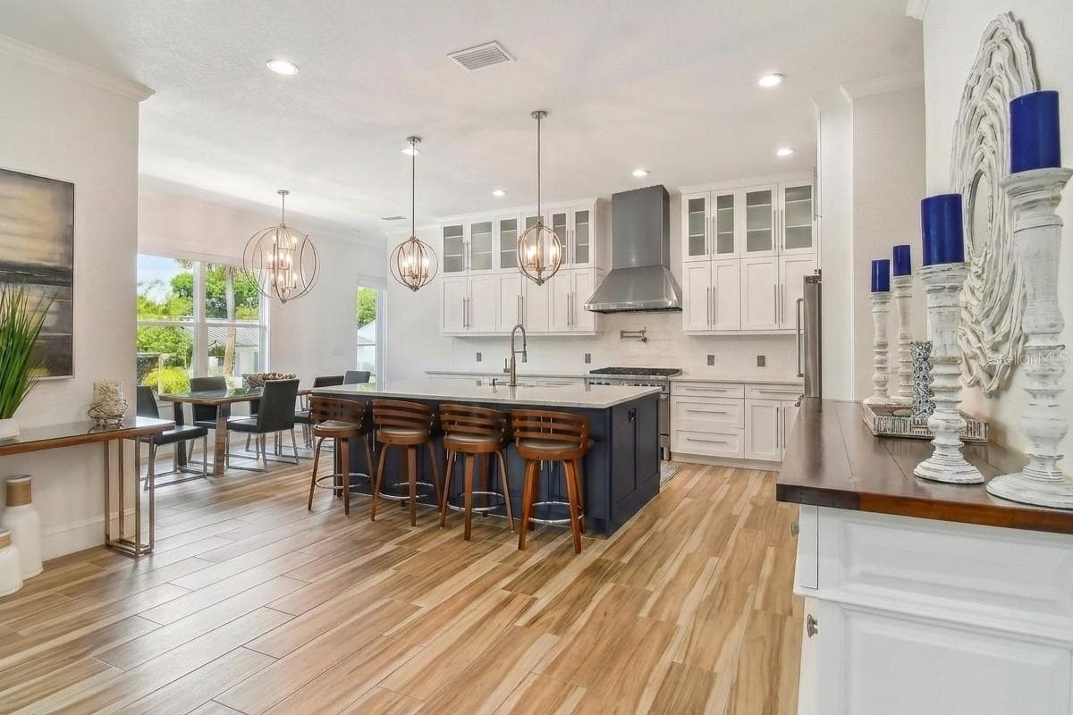 4835 W Bay Villa Ave