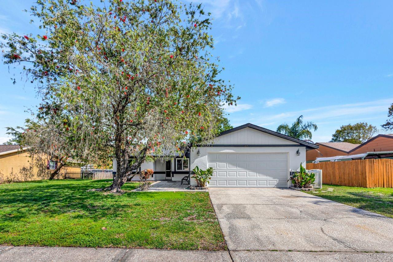 435 Lakeview Dr
