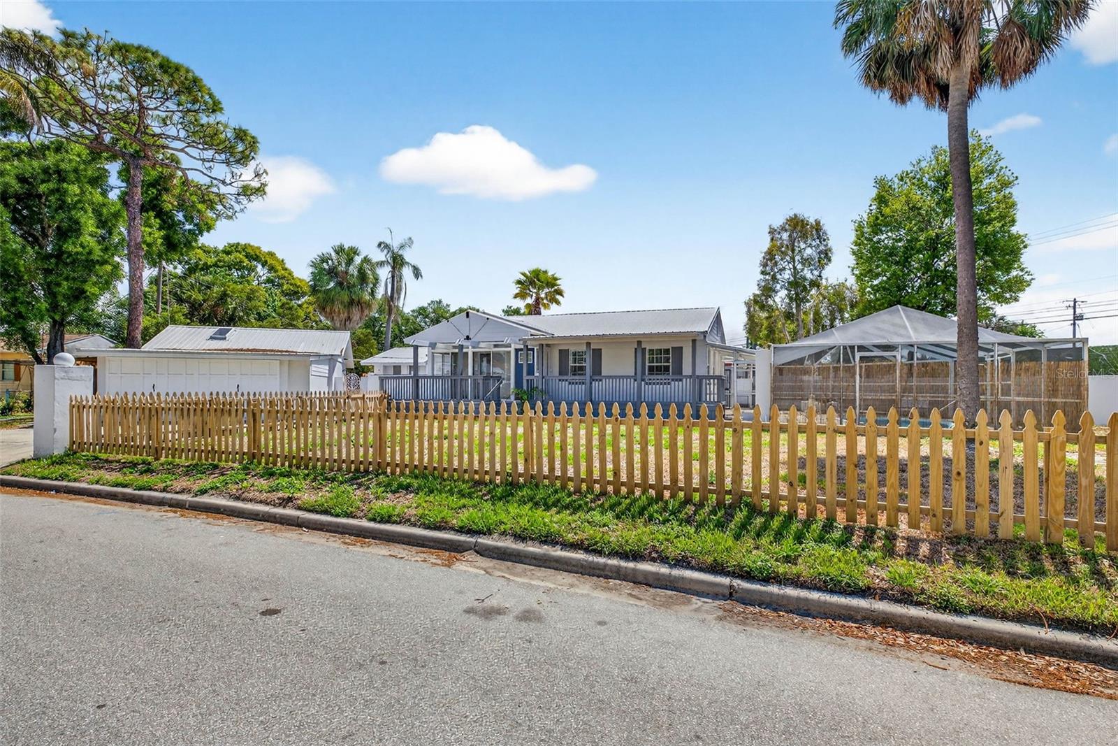 3620 E Tampa Cir