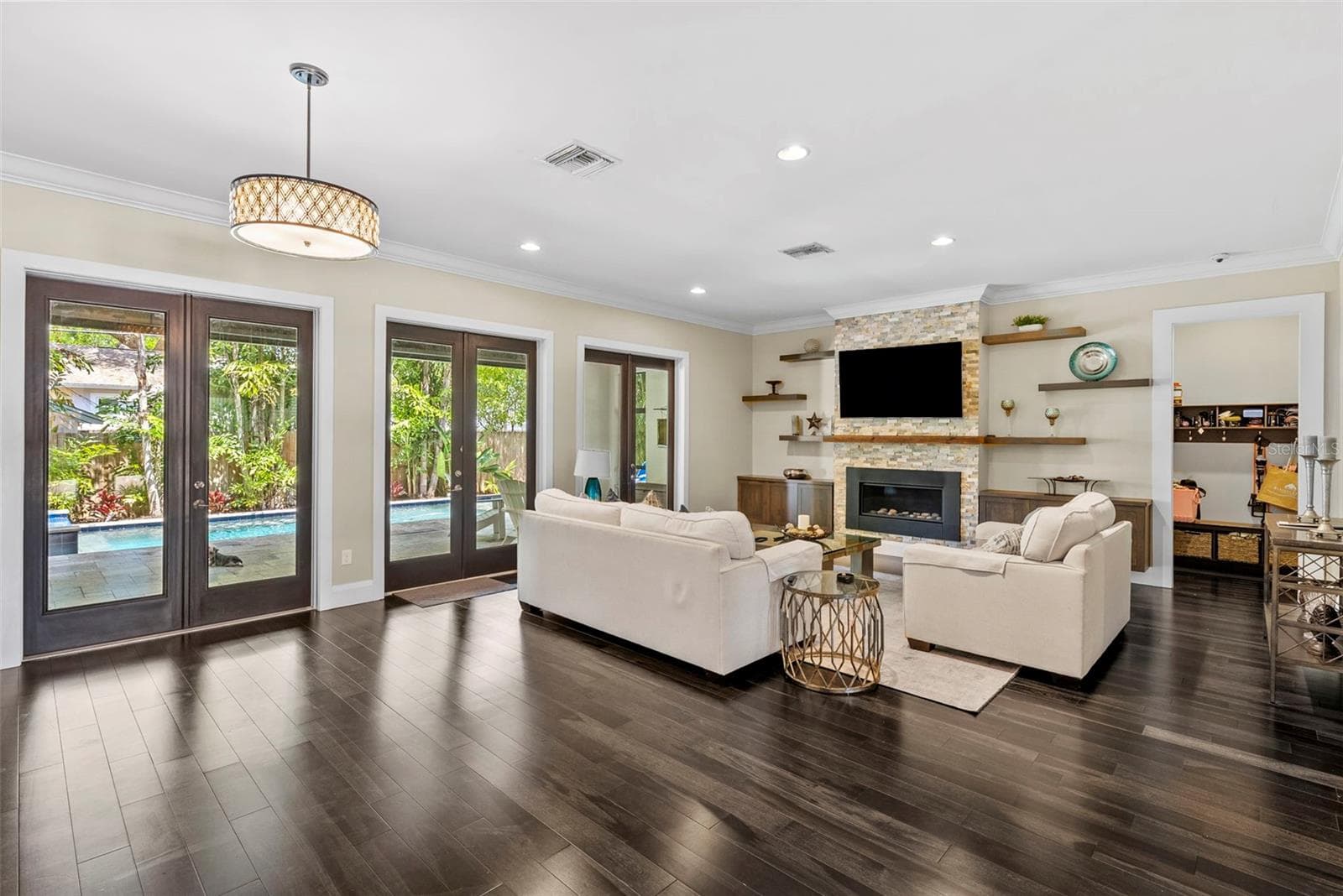 3211 W Bay Villa Ave