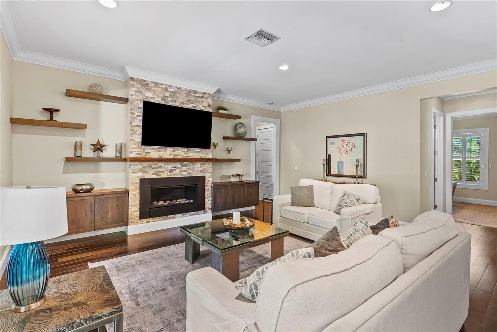 3211 W Bay Villa Ave