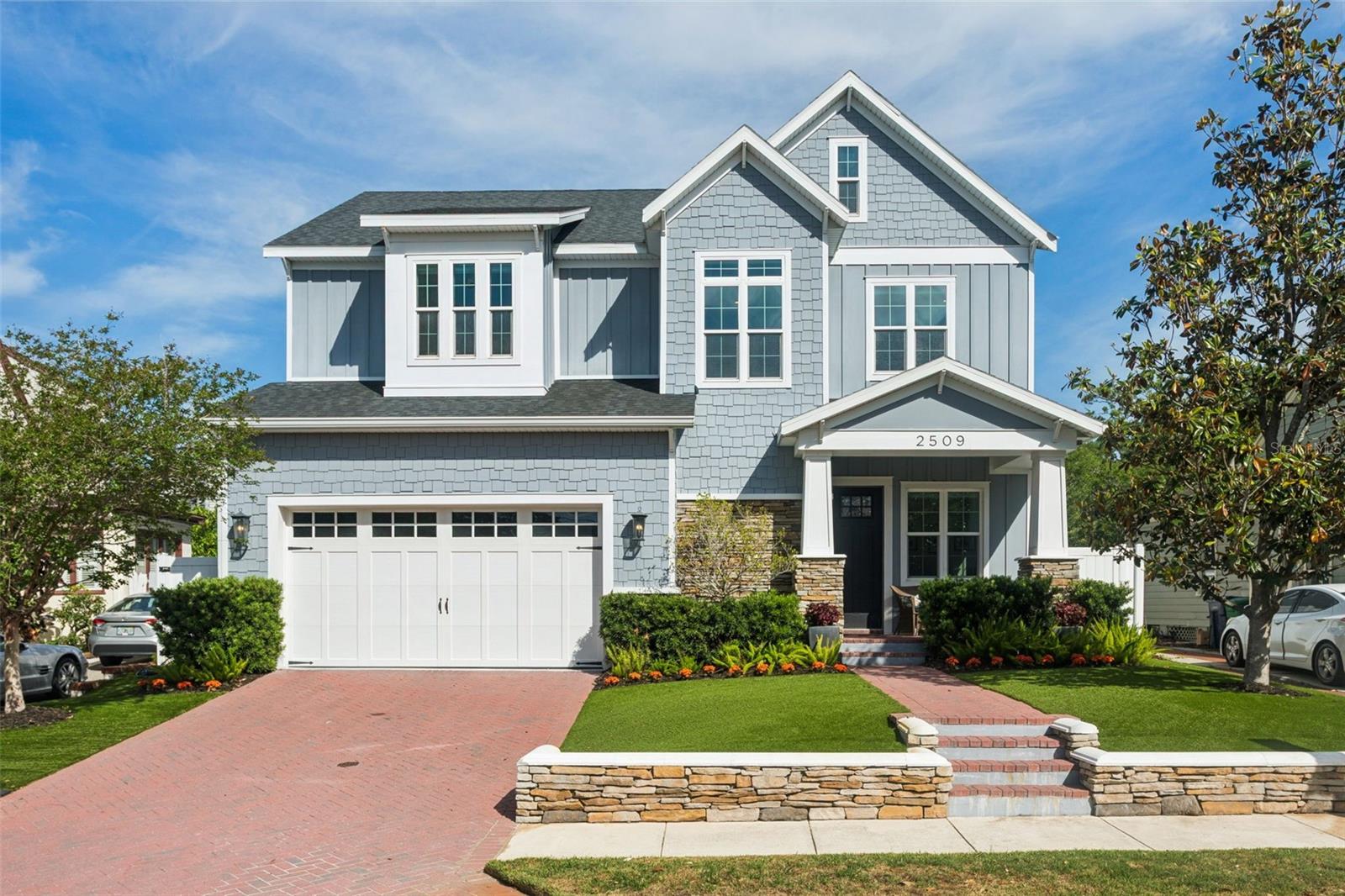 2509 W Palm Dr