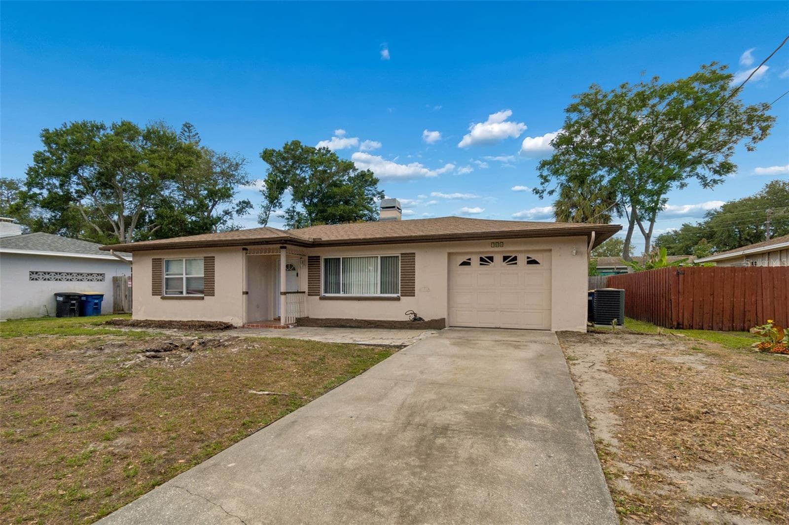 704 Brookside Dr