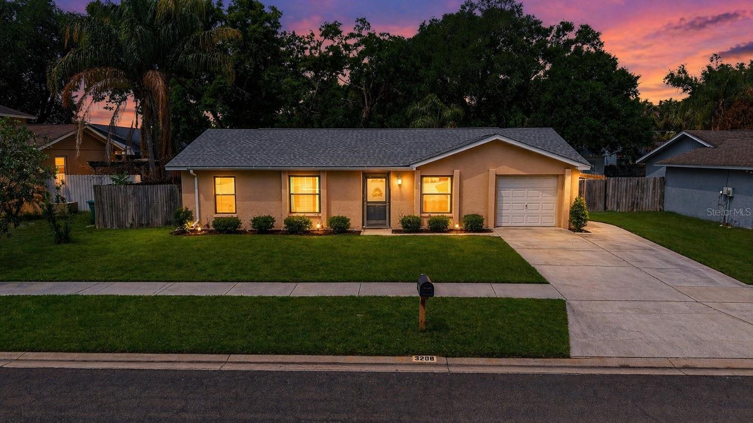 3208 Acapulco Dr