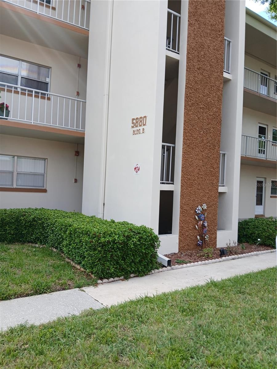 5880 38th Ave N #304
