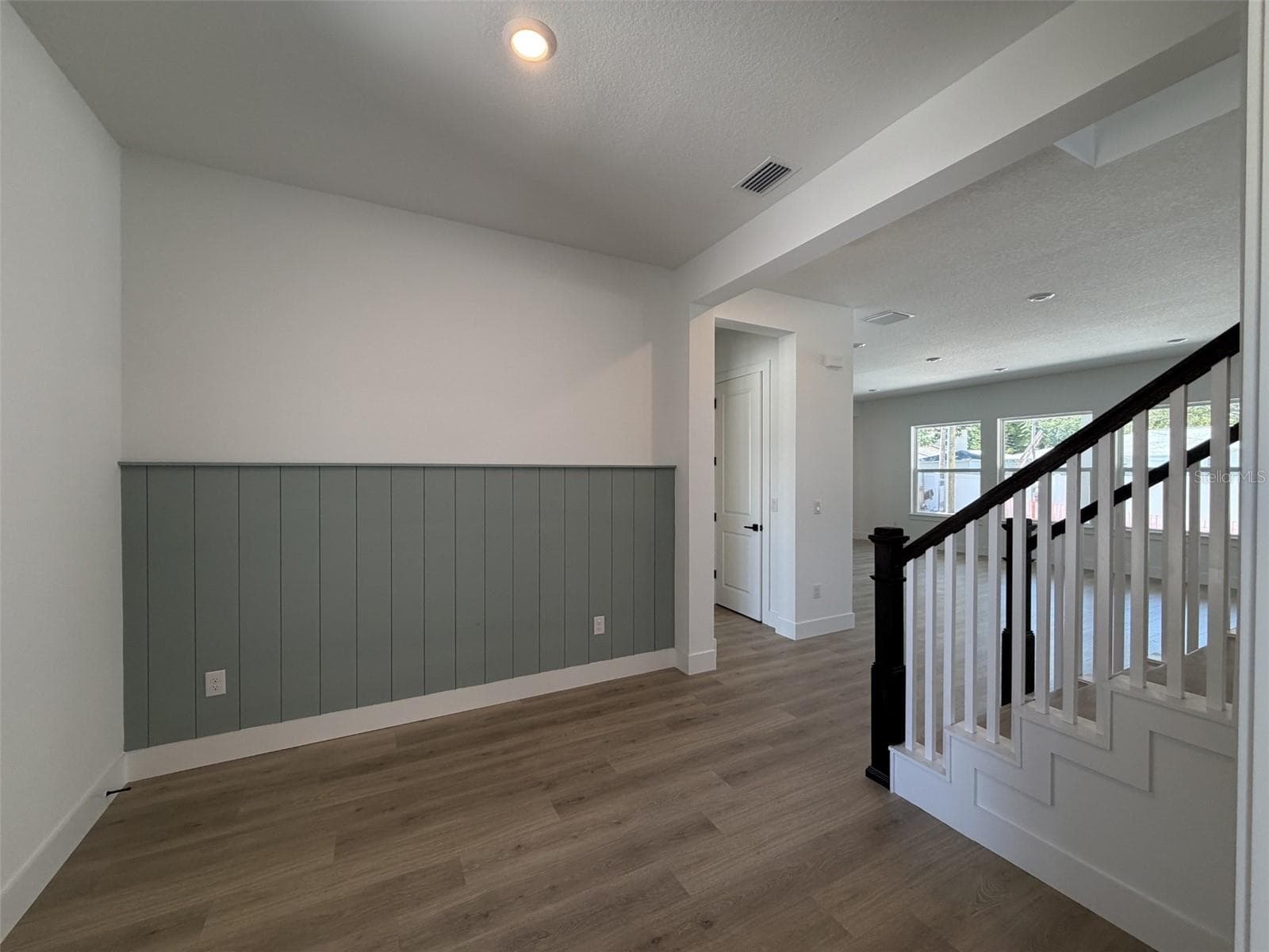 3601 E Tampa Cir