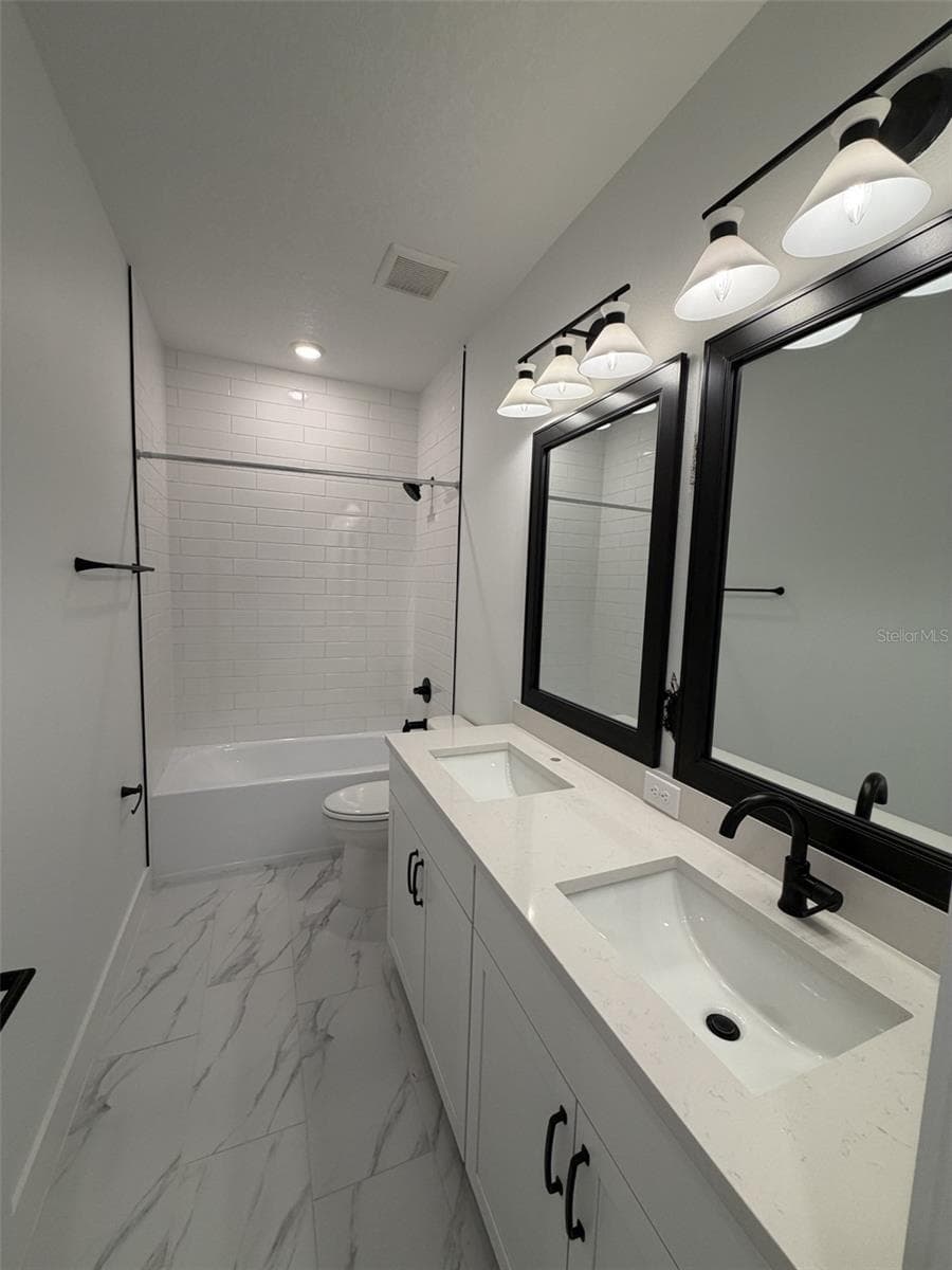 3601 E Tampa Cir