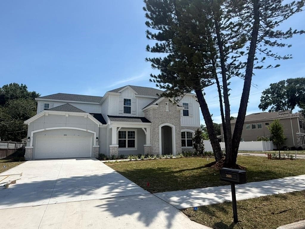 3601 E Tampa Cir