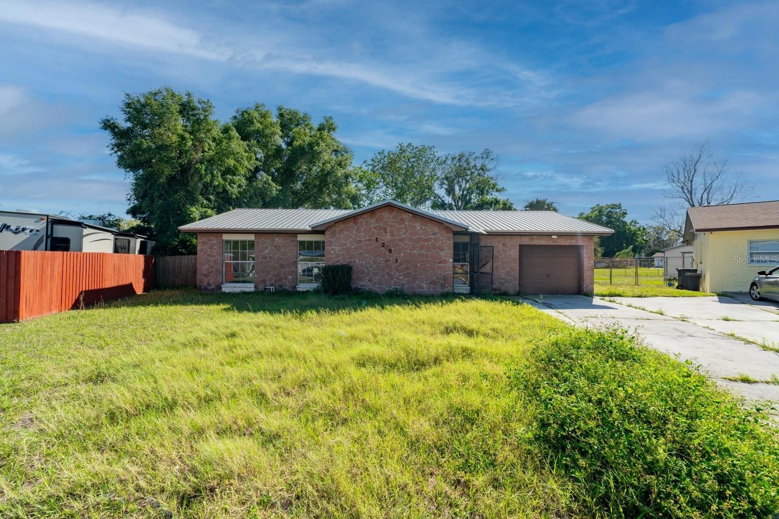 1207 Windsor Cir